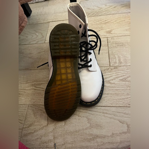 Doc Martens - Picture 3 of 5